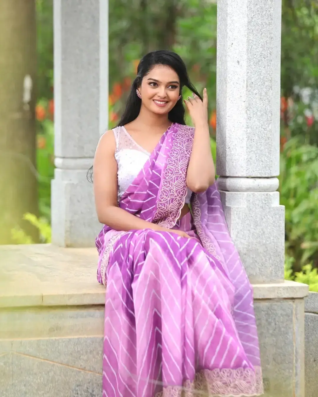 TELUGU TV ACTRESS ANU VARSHA PHOTOS IN VIOLET SAREE